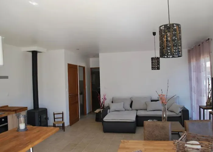 Holiday home Maison Independante De 55 Metres Carres, Climatisee Avec Jardin Arbore De Chenes Casaglione