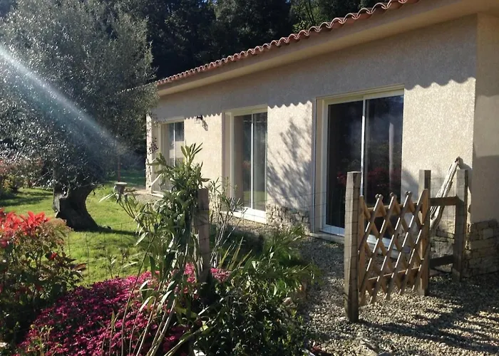 Maison Independante De 55 Metres Carres, Climatisee Avec Jardin Arbore De Chenes * Casaglione